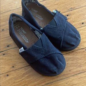 Toms Black Moccasins Slip-On Shoes